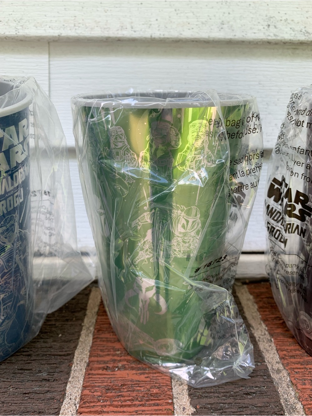 Star Wars  Plastic Tumbler Set - The Mandalorian and Grogu - Picture 2 of 5